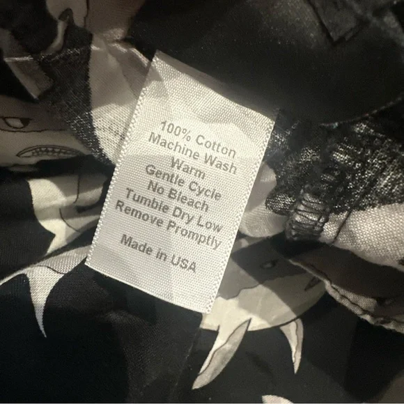 ModCloth Retrolicious | Shark Print Novelty Skirt Black Gray | Medium - Picture 11 of 12